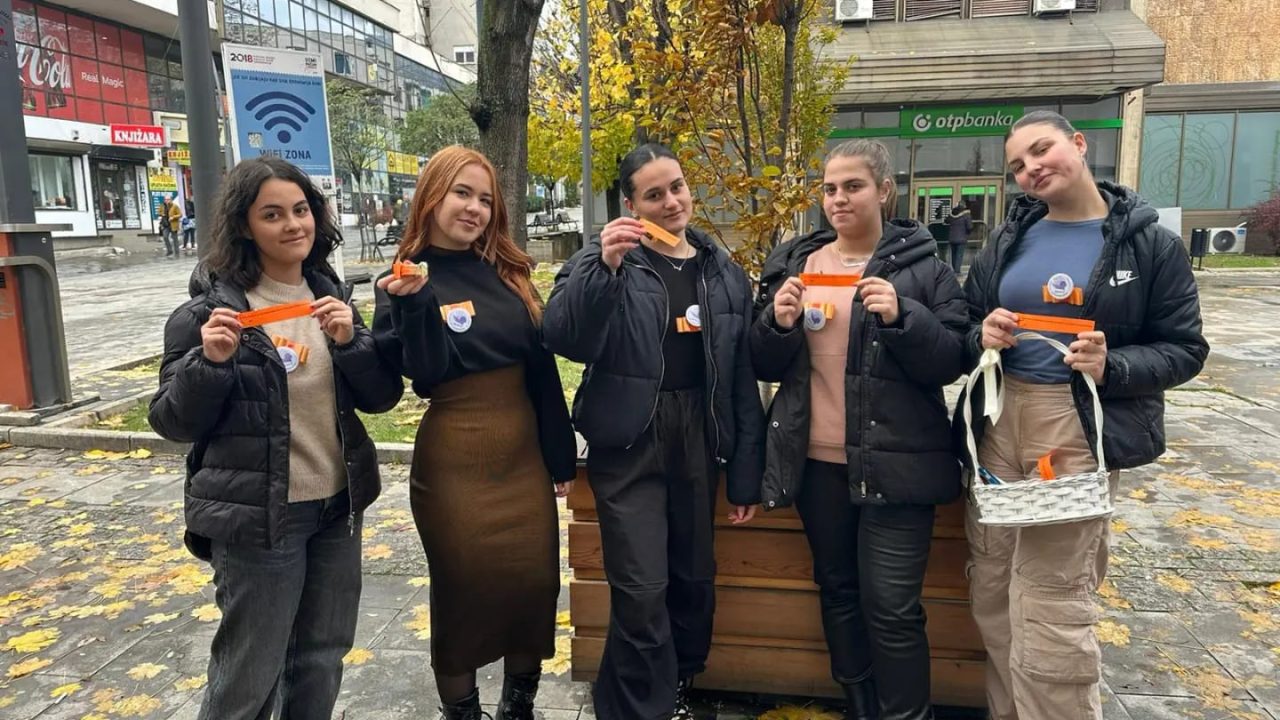 Ulična narandžasta akcija Kutka za devojke Vranje